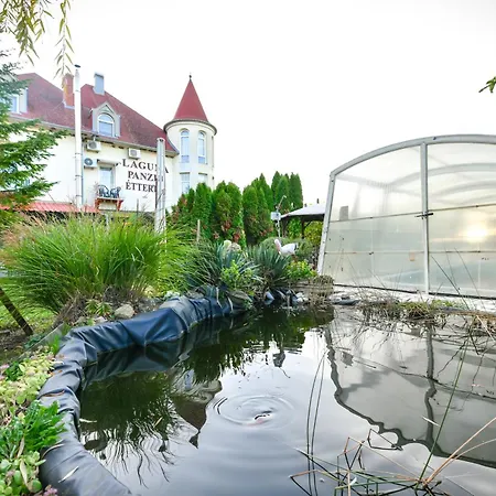 Laguna Panzio Gæstehus 3*