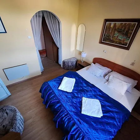 Laguna Panzio Guest house 4*